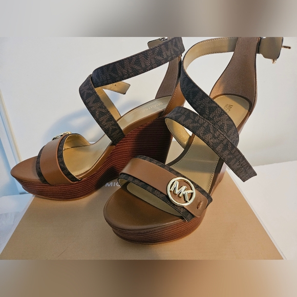 Michael Kors wedges - Picture 3 of 7